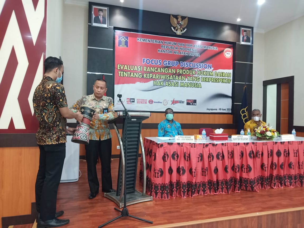 Kanwil Kemenkumham Papua Gelar FGD Evaluasi Rancangan Produk Hukum Daerah Kabupaten/Kota dari Perspektif HAM Terhadap Rancangan Perda Terkait Kepariwisataan Kota Jayapura