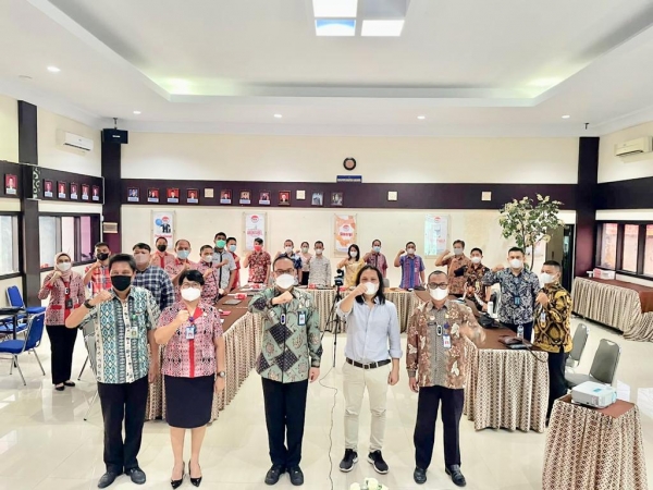 Kadiv YankumHAM Kanwil Kemenkumham Sulut membuka Rapat Persiapan Penilaian Kabupaten/Kota Peduli HAM dan Rapat Persiapan Koordinasi Aksi HAM