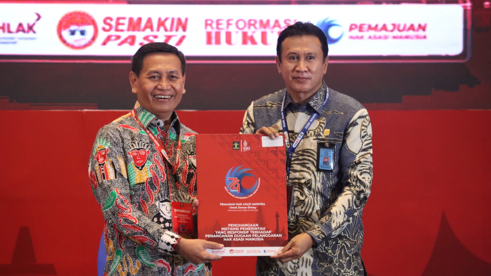 Kanwil Kumham Sumut Raih Penghargaan Instansi Responsif Dalam Penanganan Dugaan Pelanggaran HAM Dalam Peringatan Hari HAM Sedunia Ke 74 Tahun 2022
